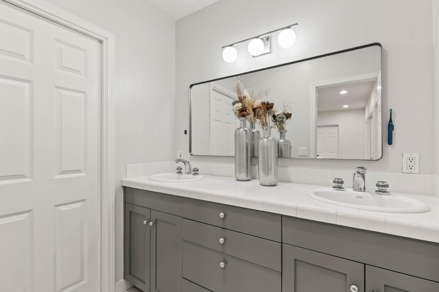 2140 Monterey Avenue