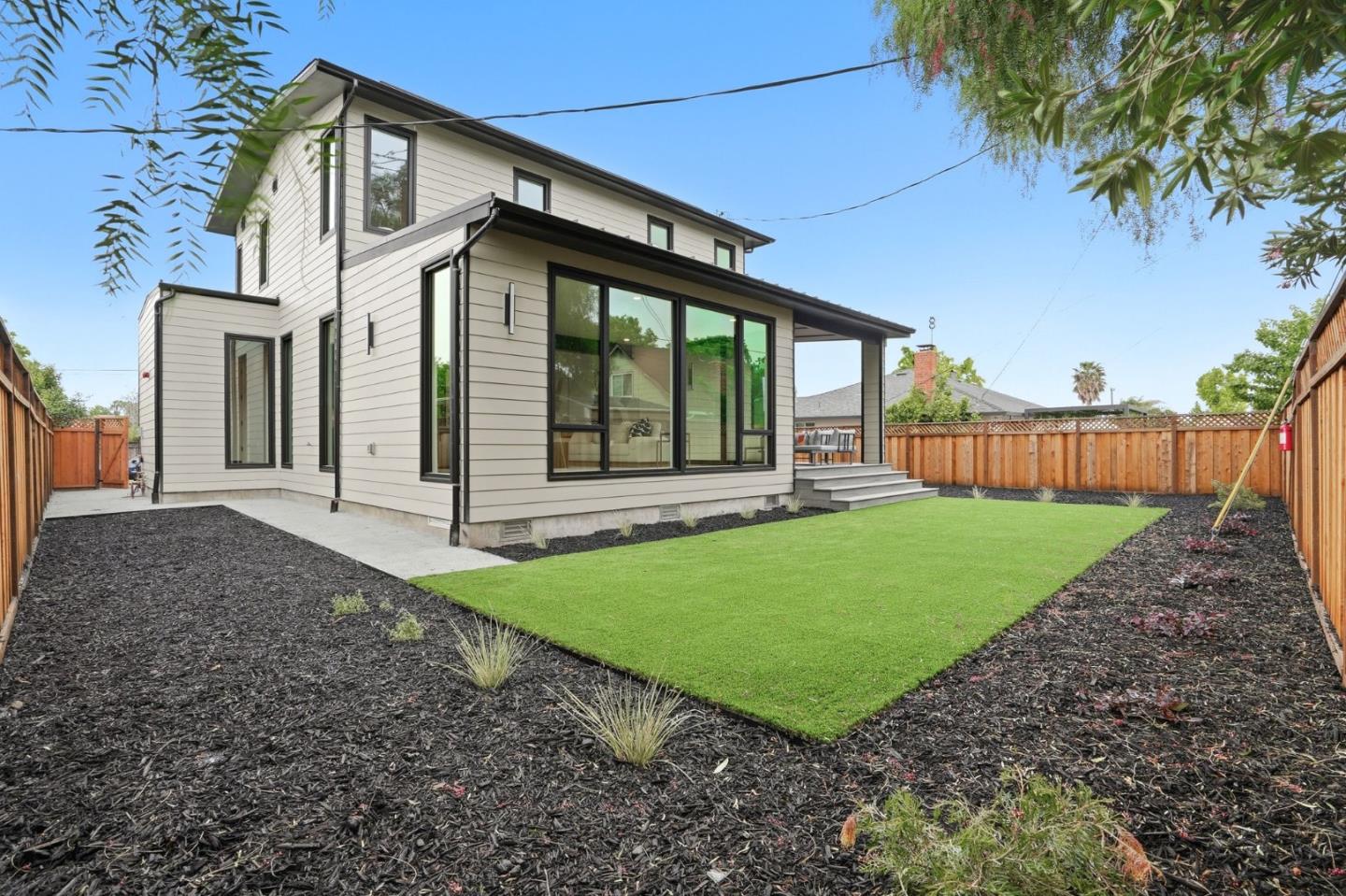 3012 Vistamont Drive