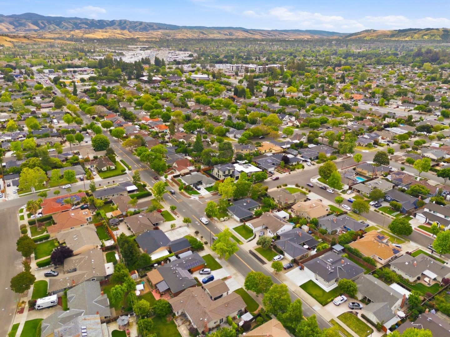 3012 Vistamont Drive