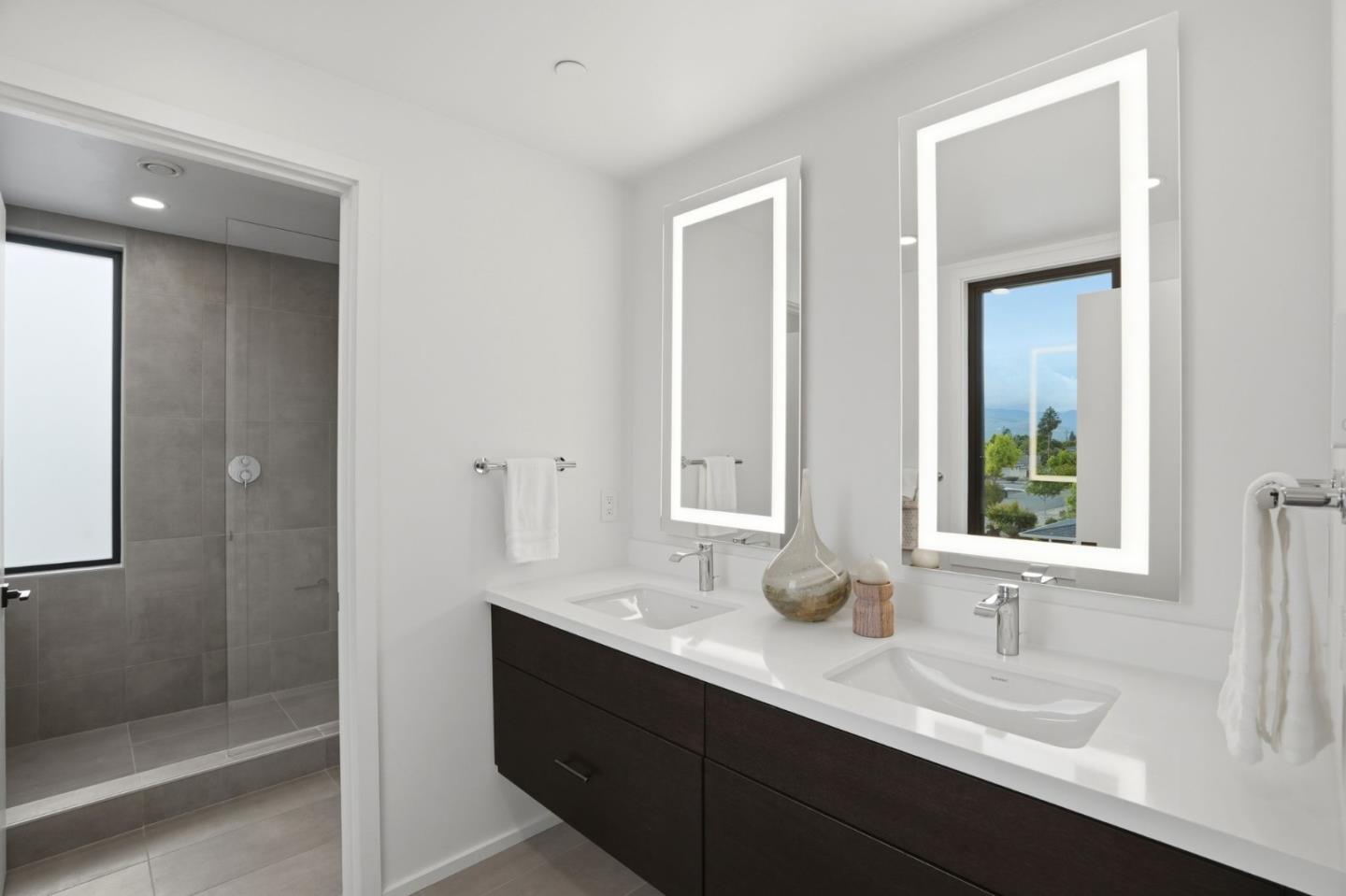 3012 Vistamont Drive