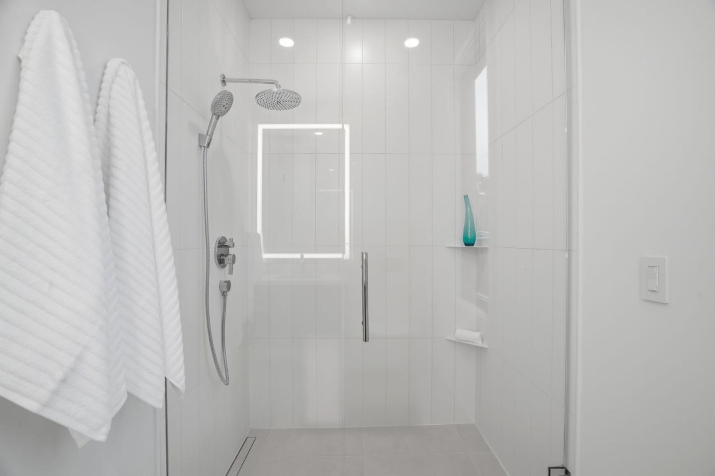 3012 Vistamont Drive