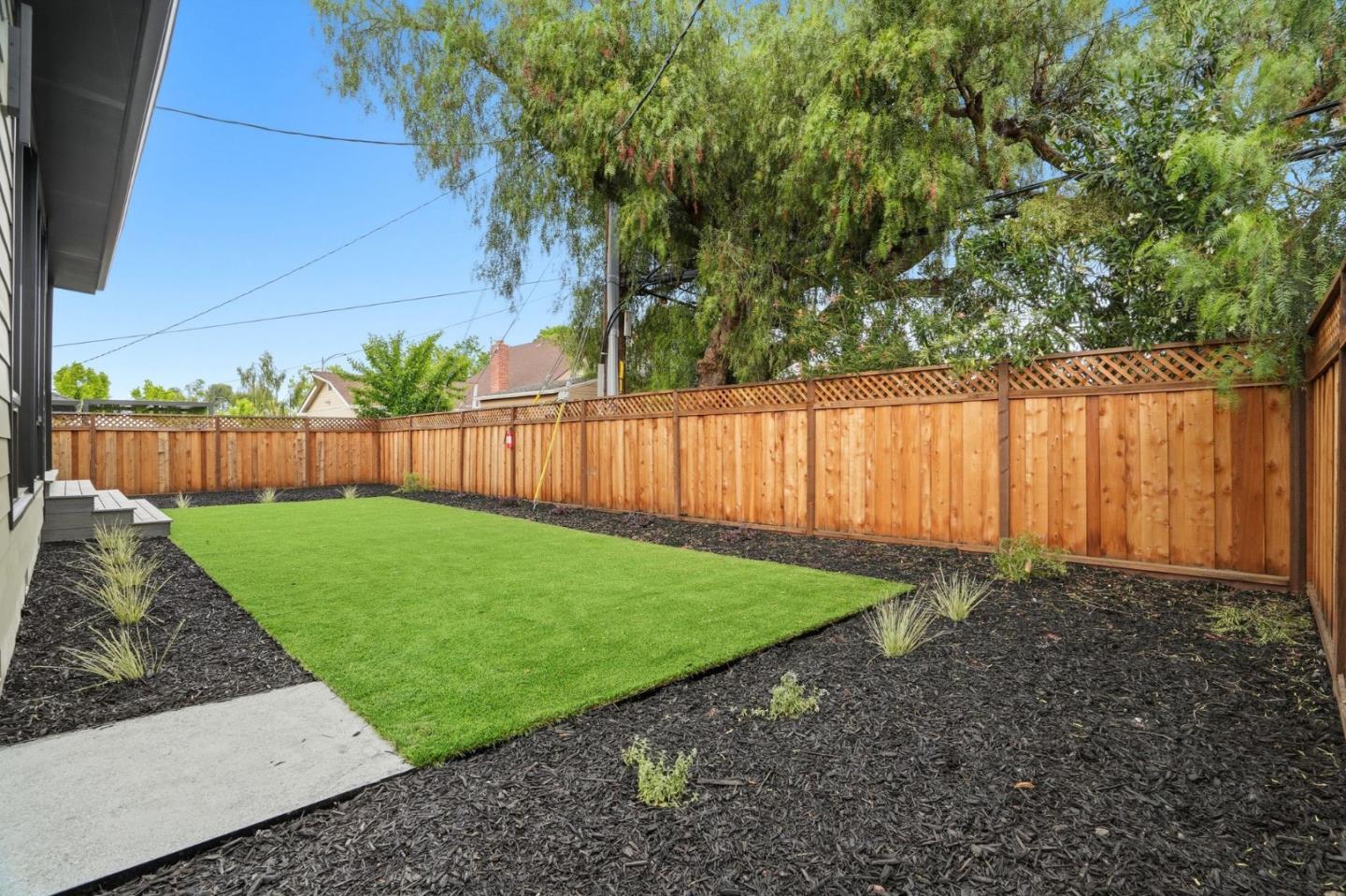 3012 Vistamont Drive