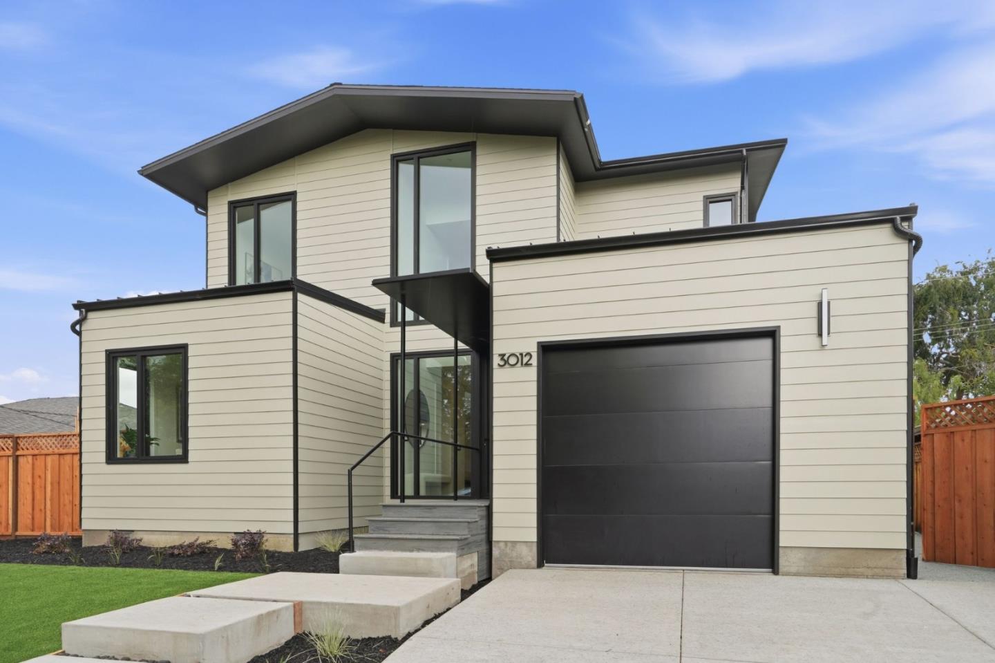 3012 Vistamont Drive