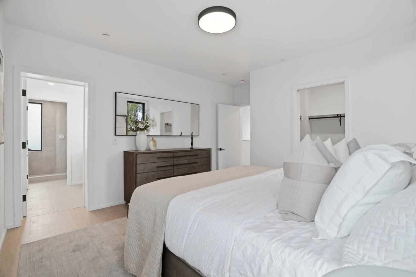 3012 Vistamont Drive