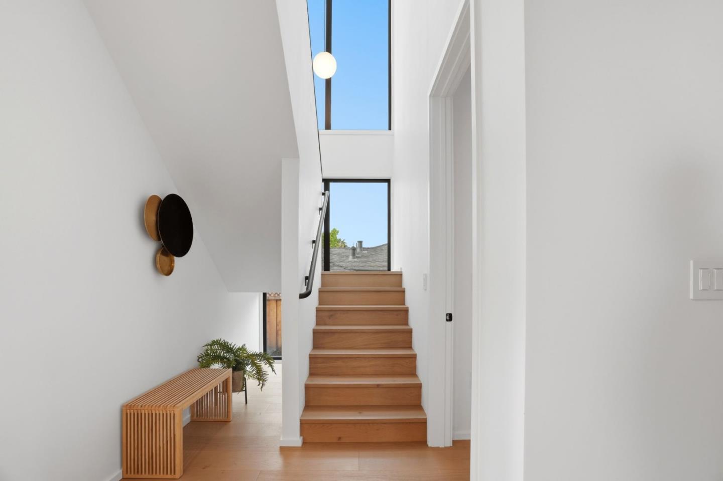 3012 Vistamont Drive