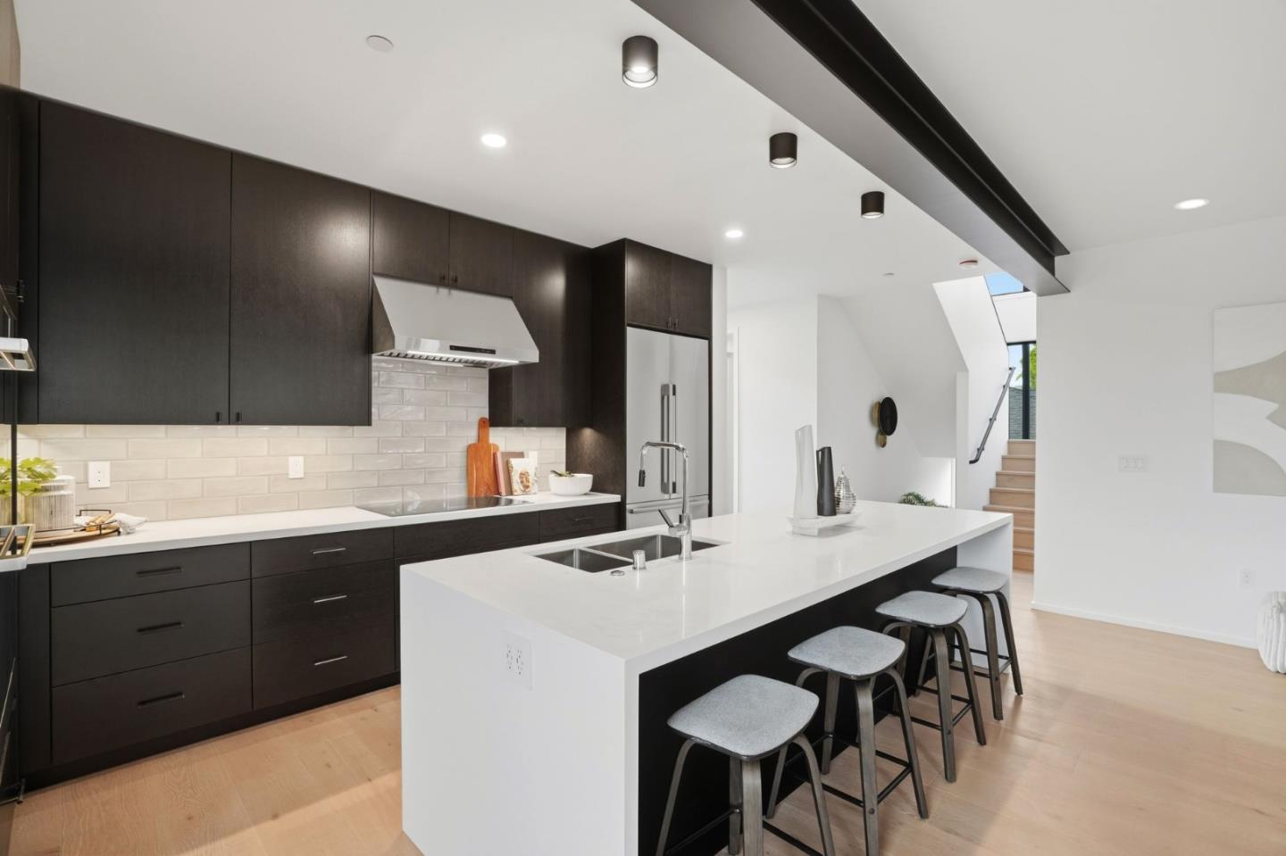 3012 Vistamont Drive