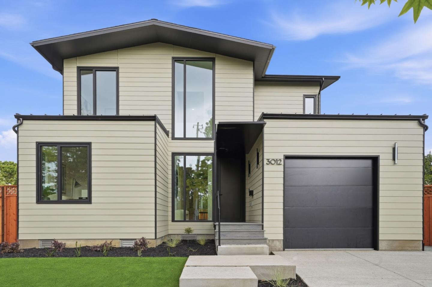 3012 Vistamont Drive