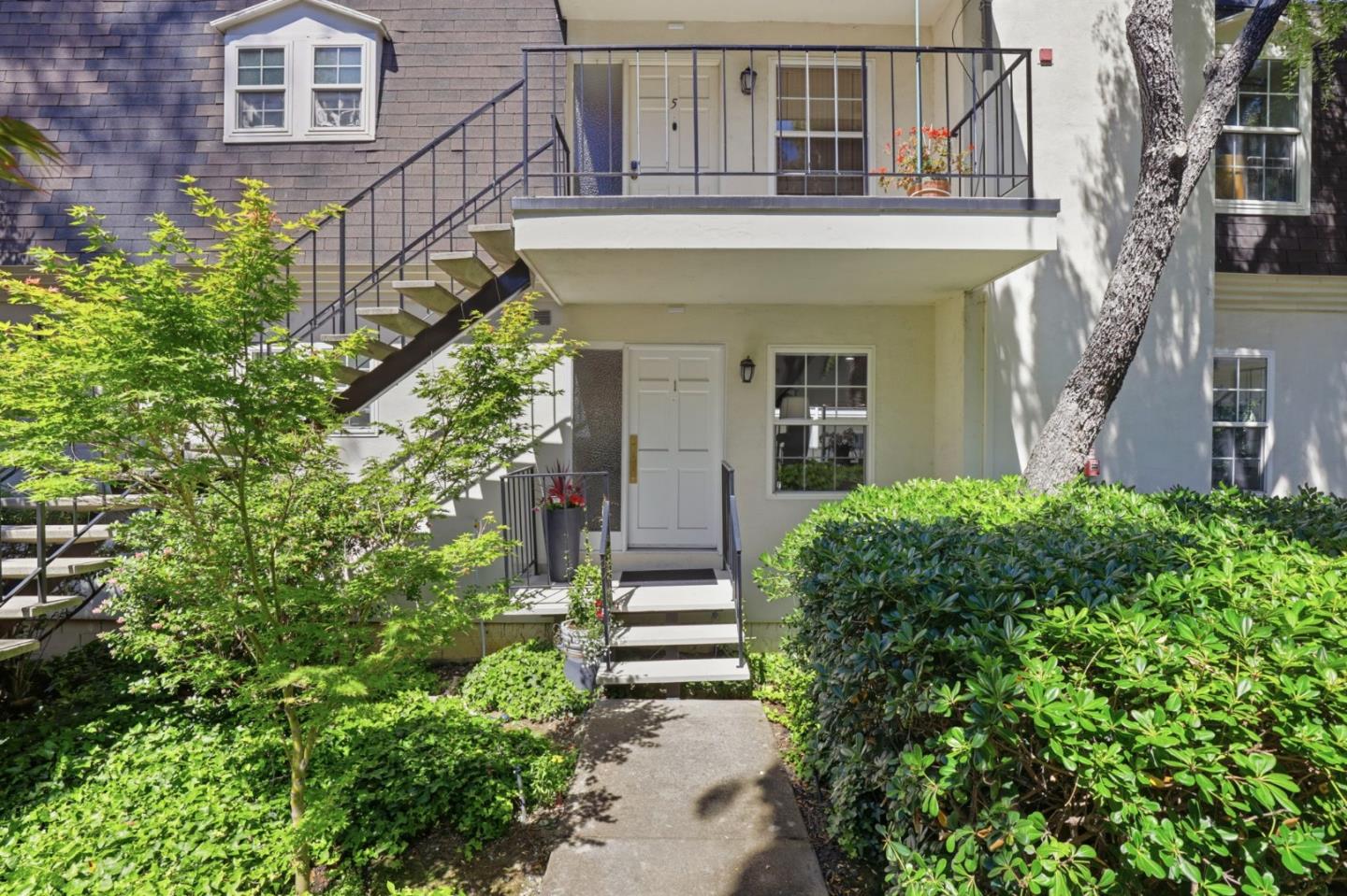 451 Oak Grove Avenue 1