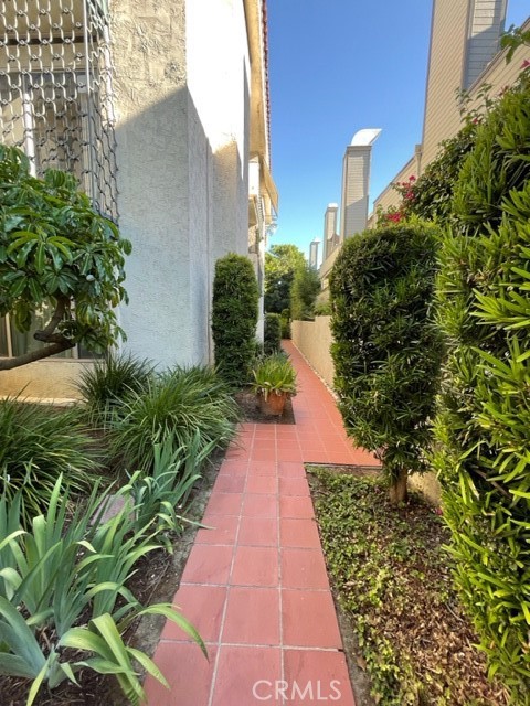 985 E California BLVD Unit: 307
