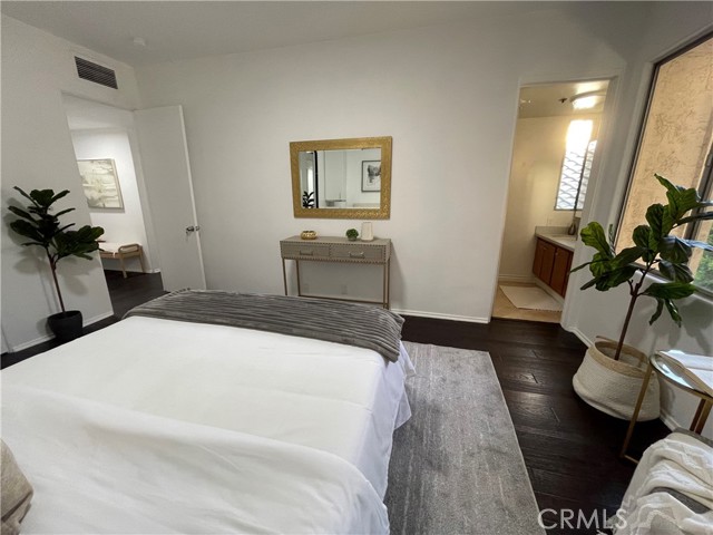 985 E California BLVD Unit: 307