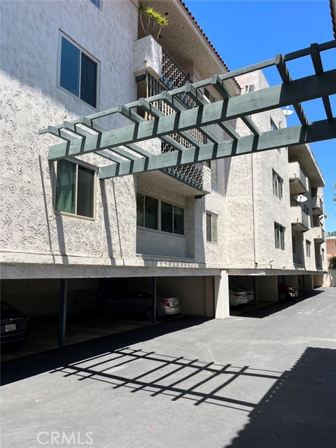 985 E California BLVD Unit: 307