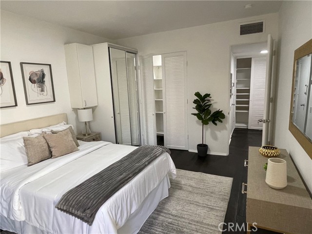 985 E California BLVD Unit: 307
