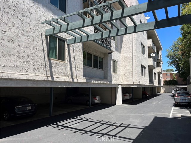 985 E California BLVD Unit: 307