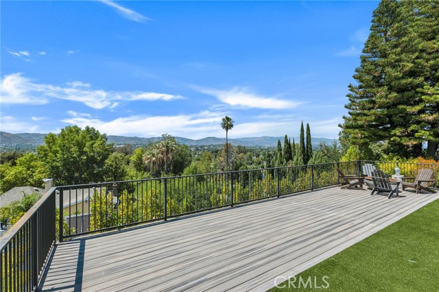 23241 Aetna Street