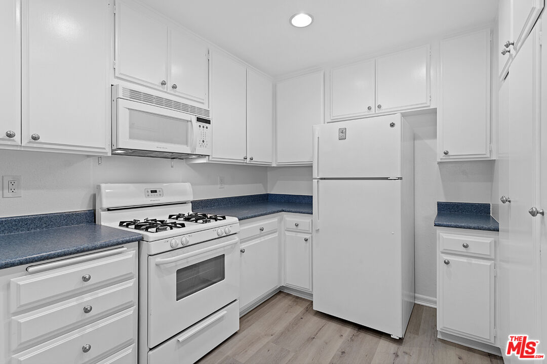 1110 S Shenandoah St Unit: 10