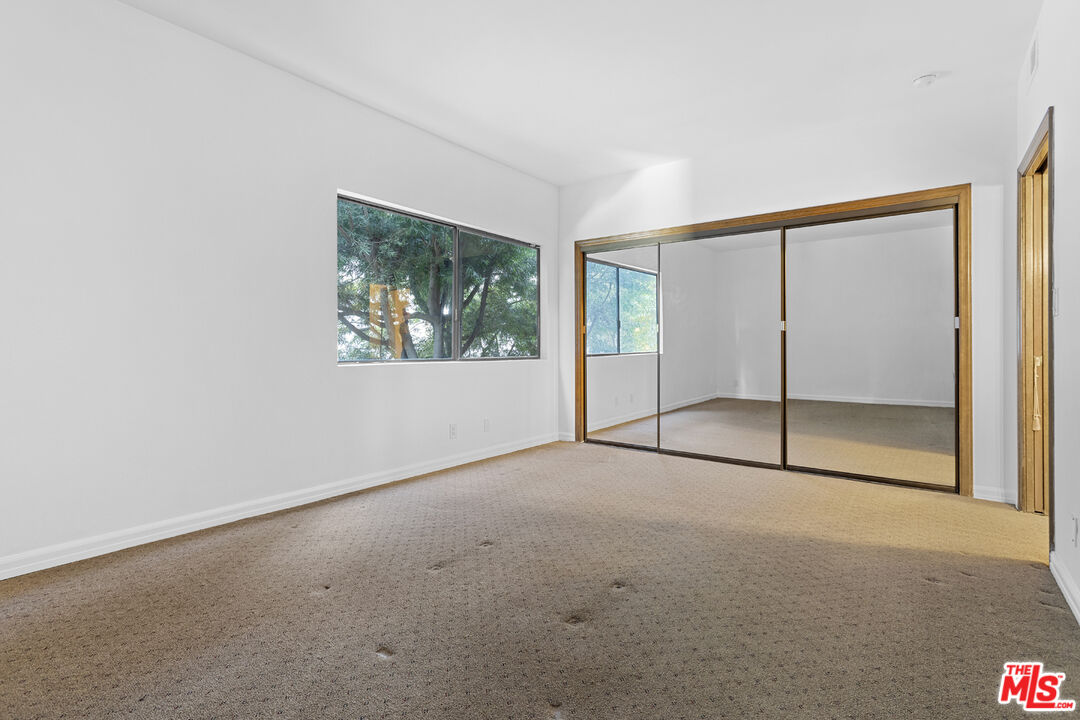 1110 S Shenandoah St Unit: 10