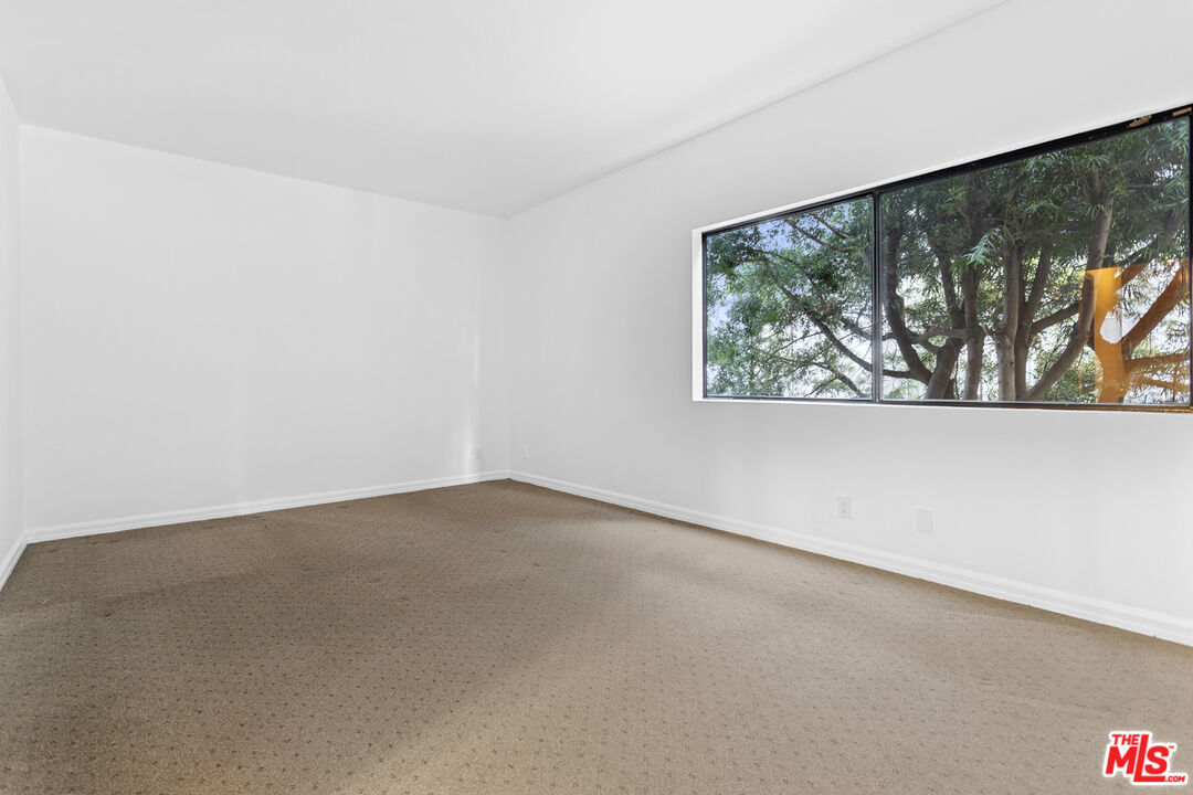 1110 S Shenandoah St Unit: 10