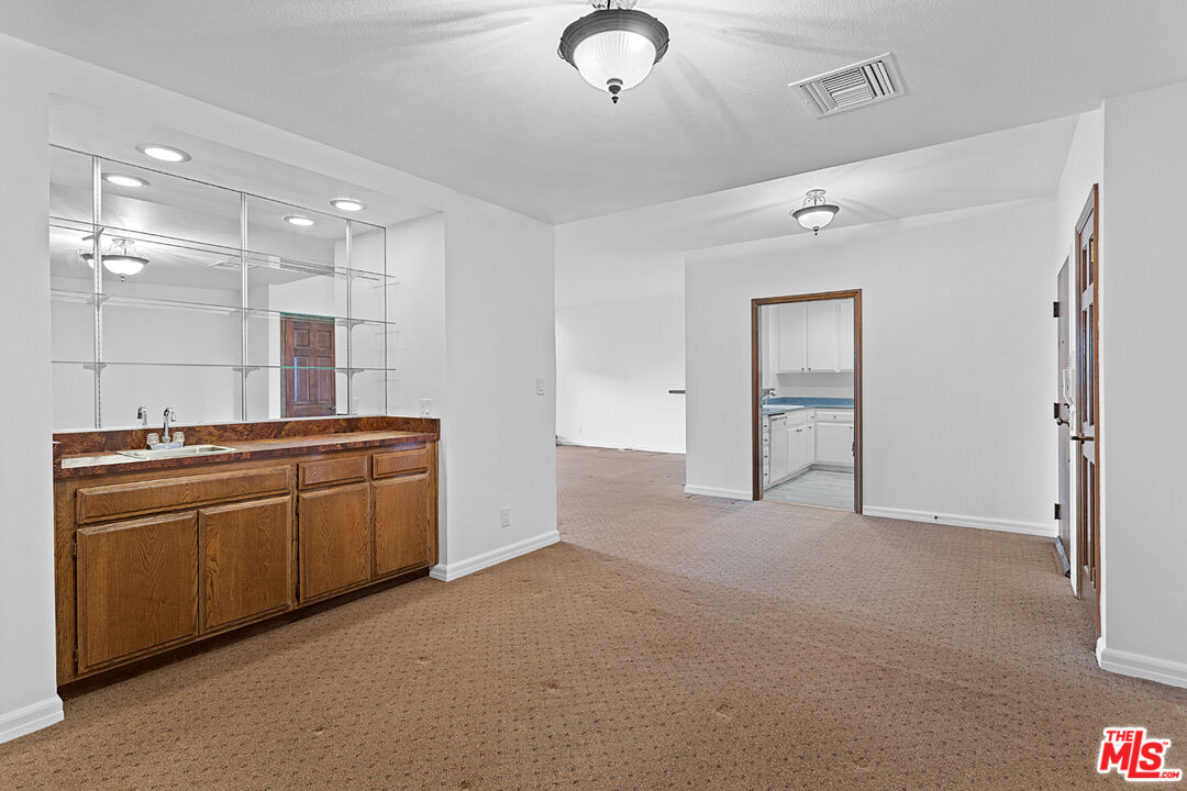 1110 S Shenandoah St Unit: 10