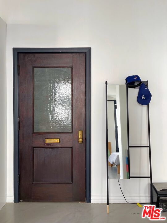 215 W 7th St Unit: 1111