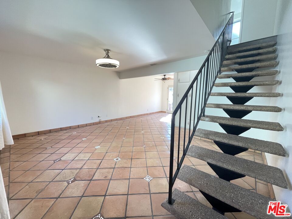 4215 1/2 Lincoln Ave