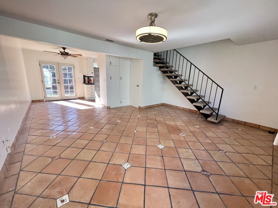 4215 1/2 Lincoln Ave