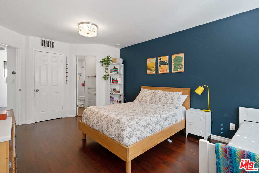 1239 23rd St Unit: 3