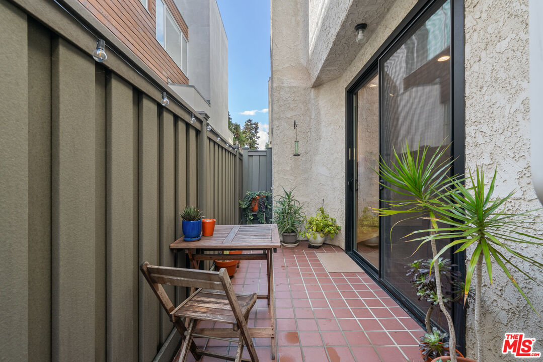 1239 23rd St Unit: 3