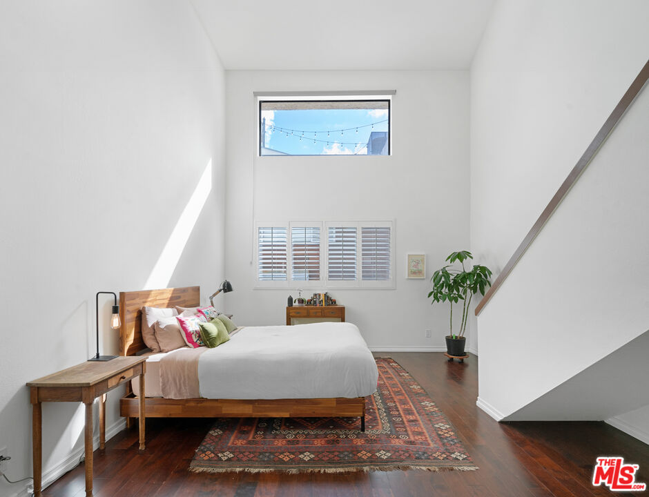 1239 23rd St Unit: 3