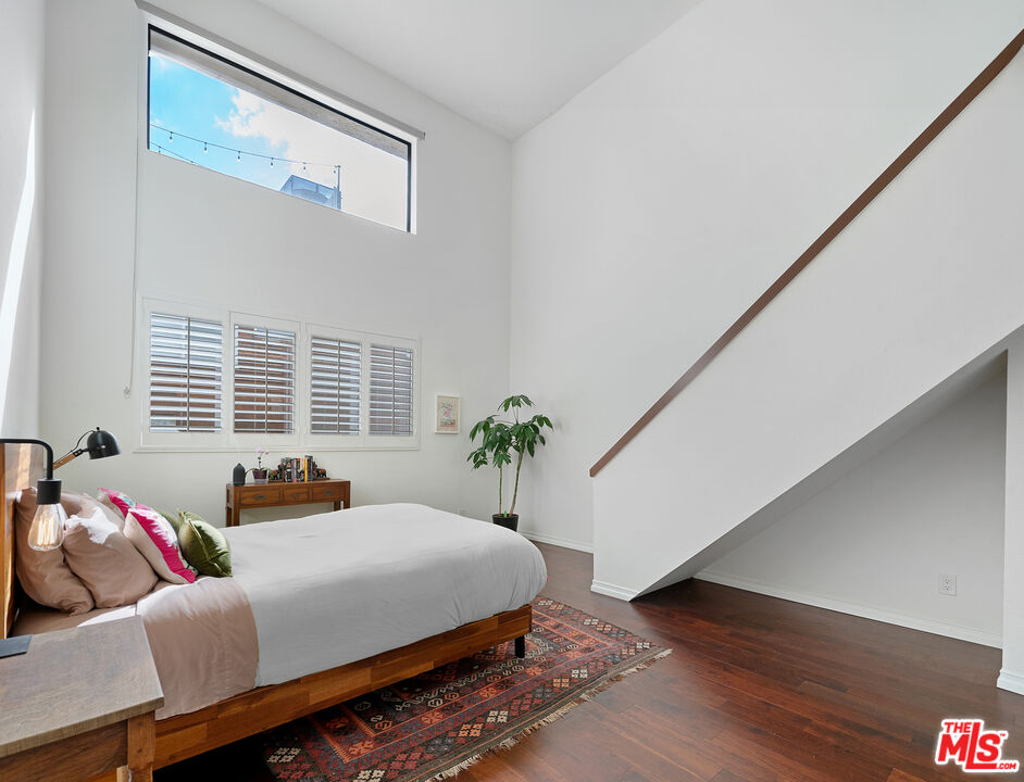 1239 23rd St Unit: 3