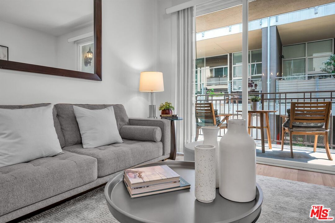 4060 Glencoe Ave Unit: 230