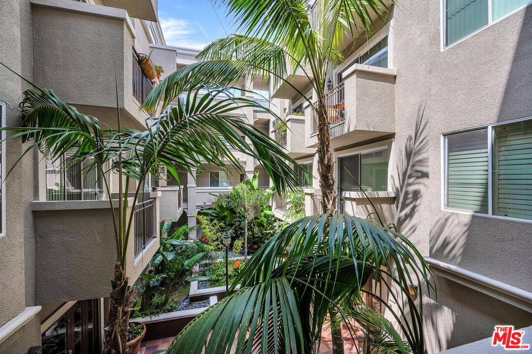 4060 Glencoe Ave Unit: 230