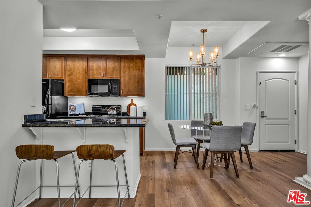 4060 Glencoe Ave Unit: 230