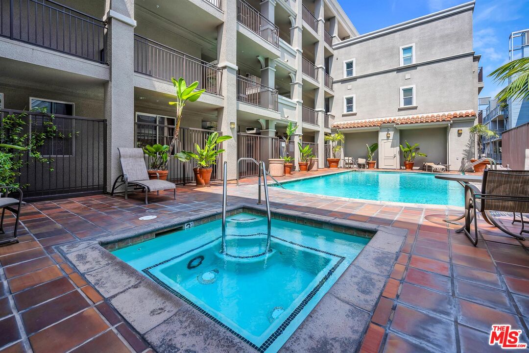 4060 Glencoe Ave Unit: 230