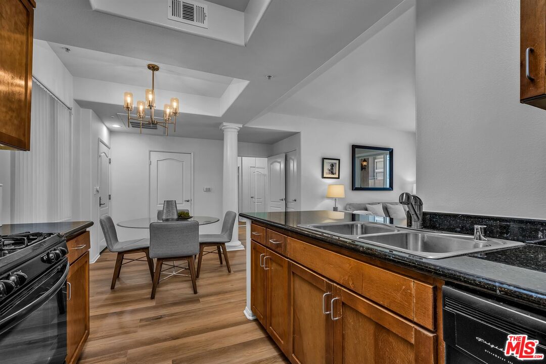 4060 Glencoe Ave Unit: 230