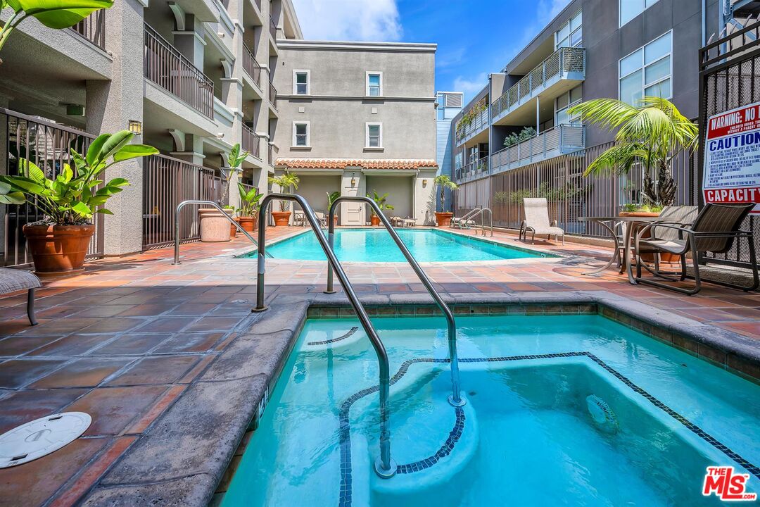 4060 Glencoe Ave Unit: 230