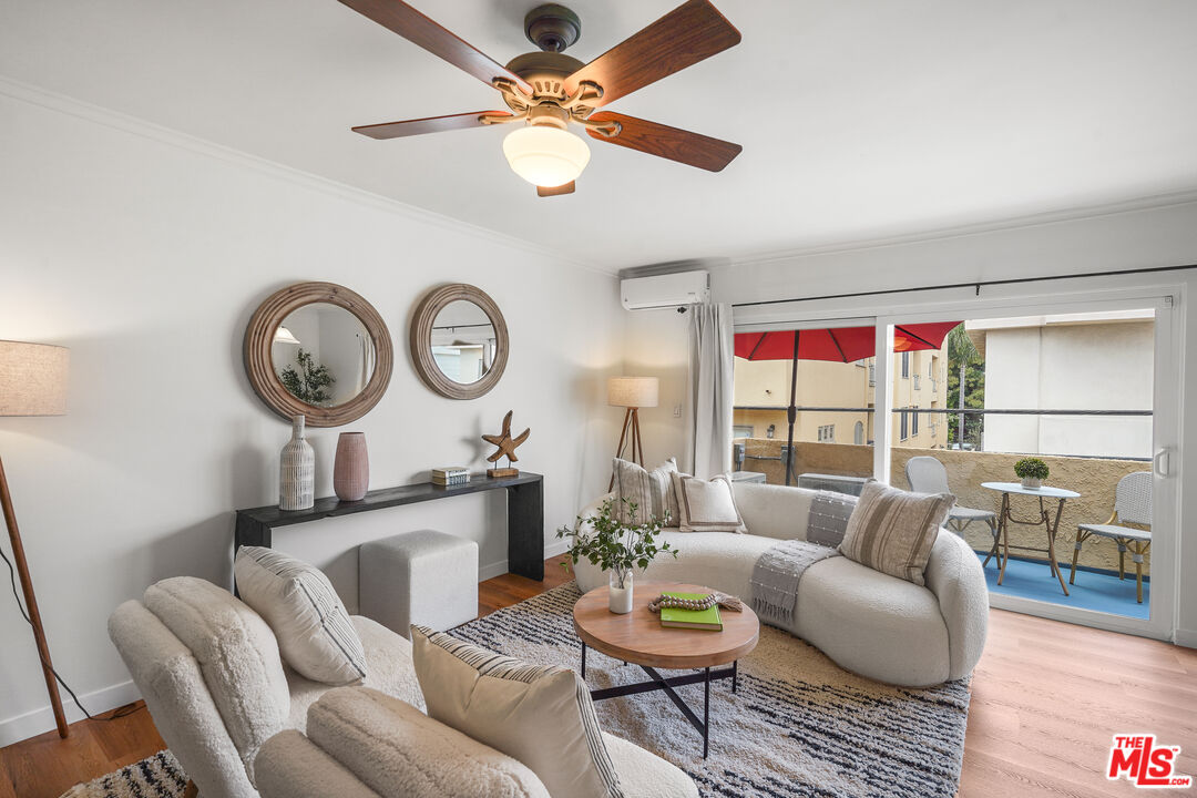 1020 Granville Ave Unit: 305