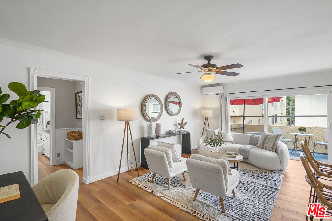 1020 Granville Ave Unit: 305