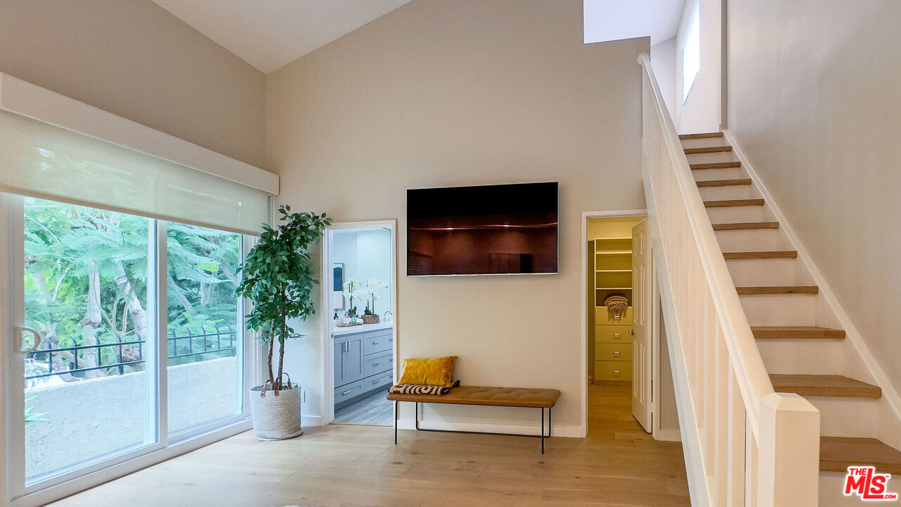 2405 34th St Unit: 9