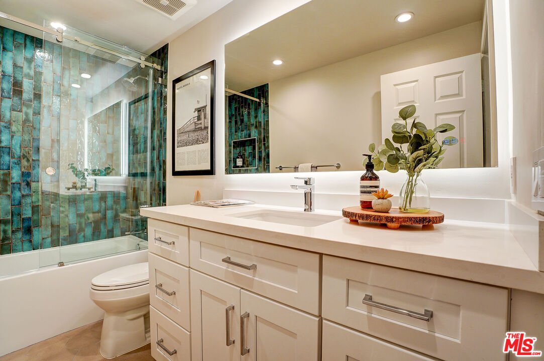 2405 34th St Unit: 9