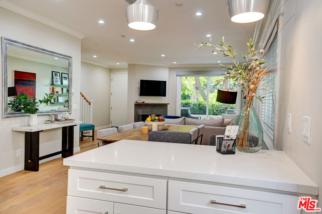 2405 34th St Unit: 9