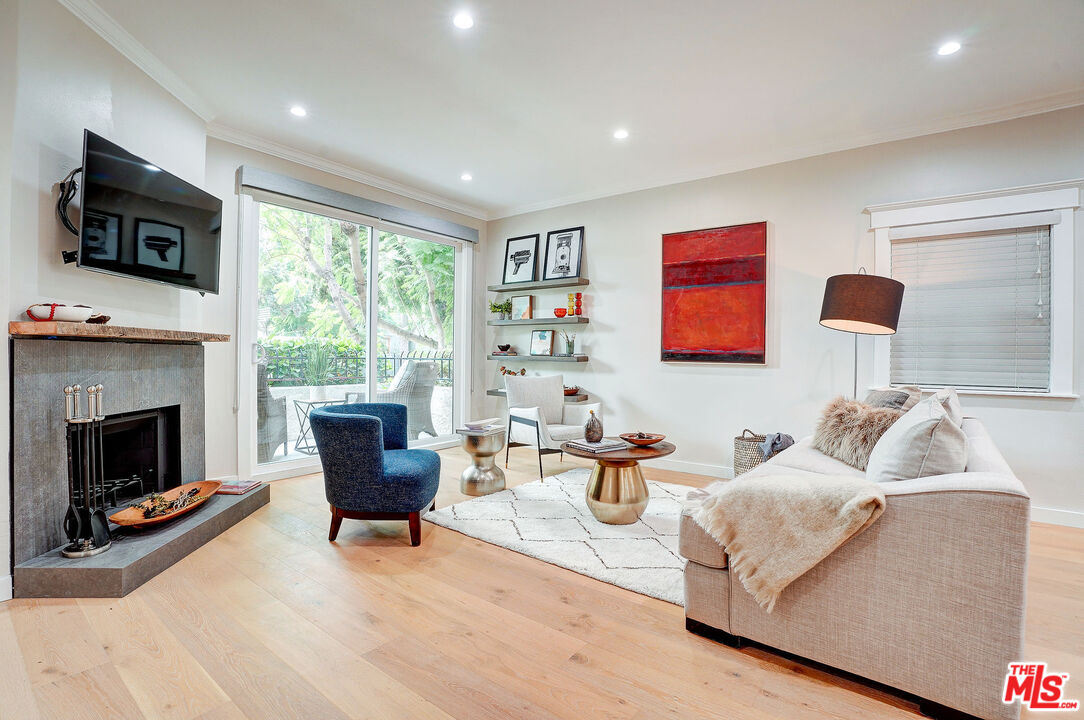 2405 34th St Unit: 9