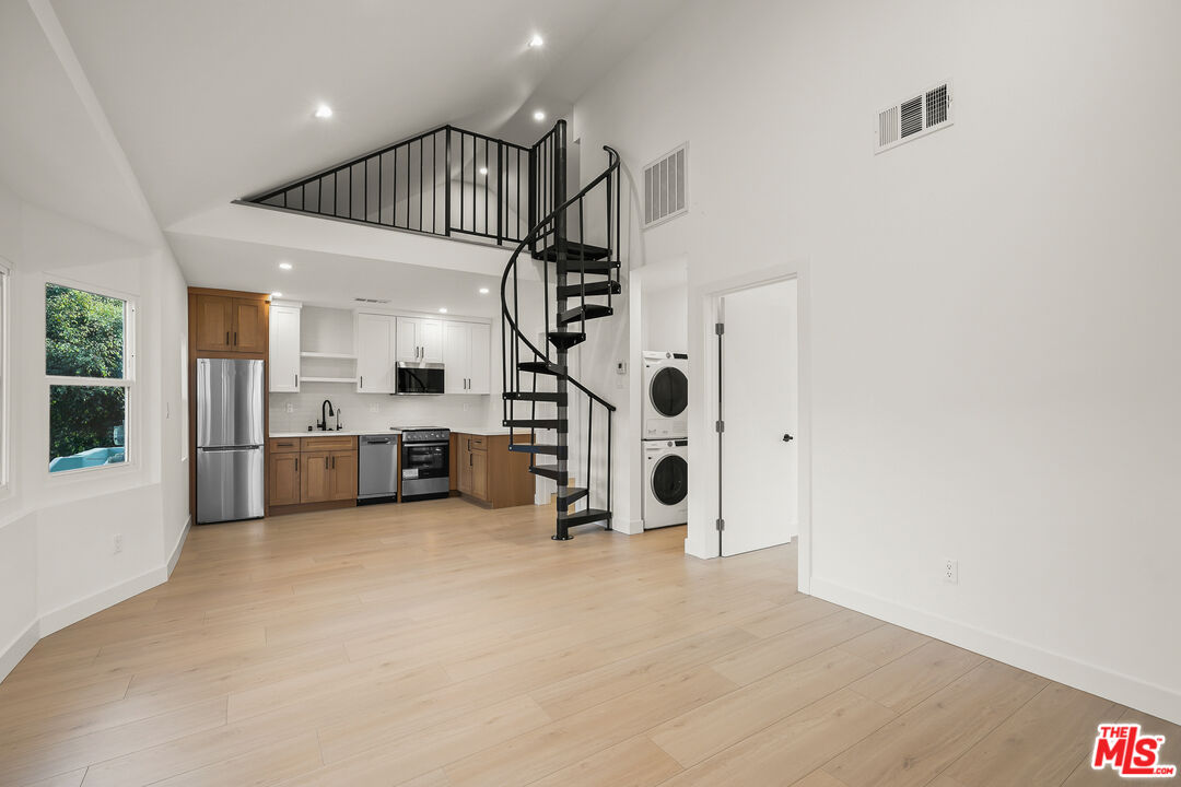 726 Pier Ave Unit: A