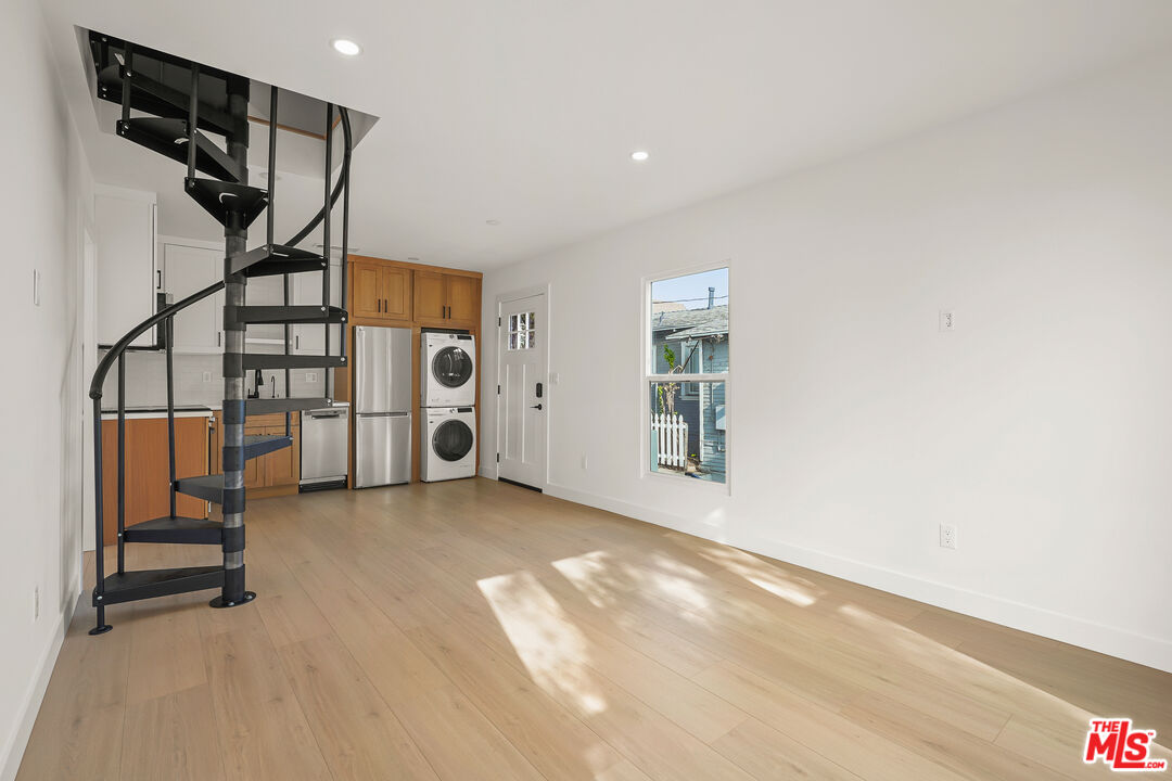 726 Pier Ave Unit: B