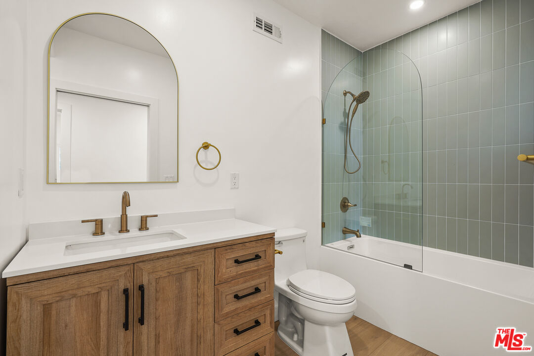 726 Pier Ave Unit: C