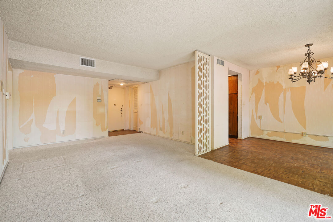 1203 N Sweetzer Ave Unit: 116