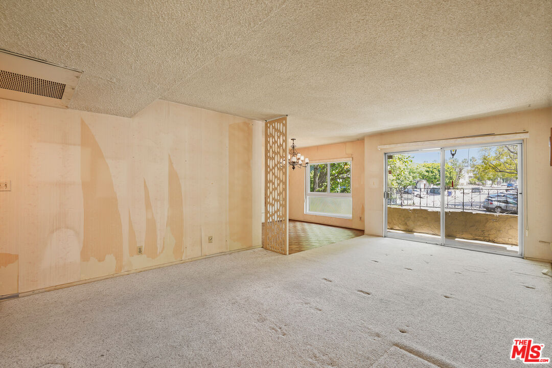 1203 N Sweetzer Ave Unit: 116