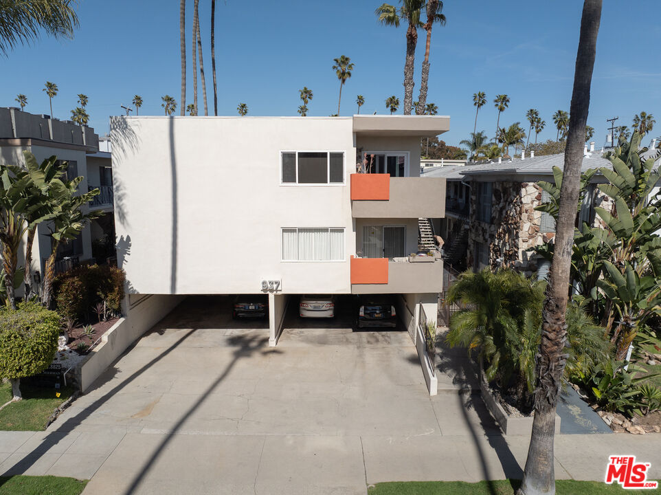 937 5th St Unit: 2