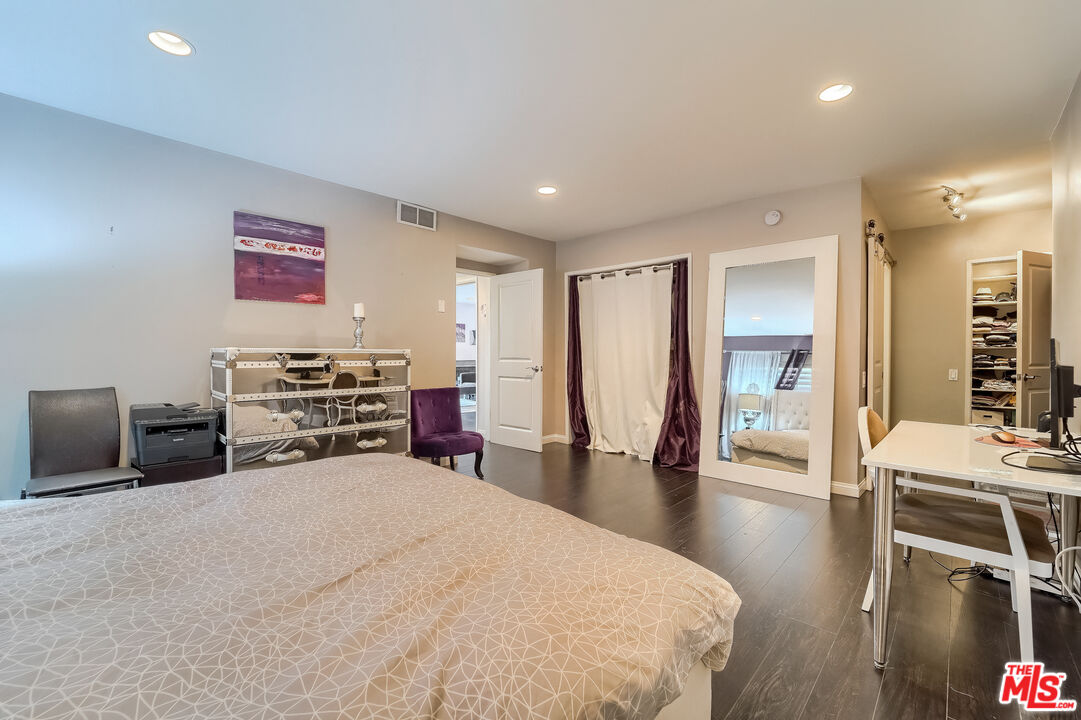 910 S HOLT AVE Unit: 104