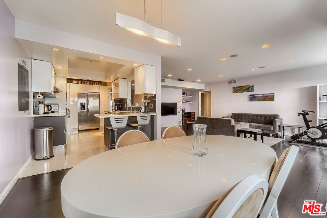 910 S HOLT AVE Unit: 104