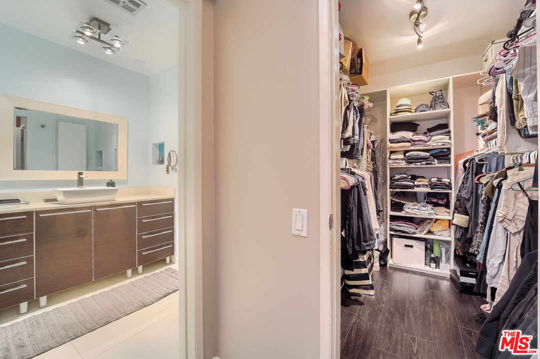 910 S HOLT AVE Unit: 104